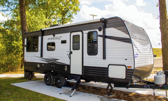 Archie House | Tranquil Trailside Stay