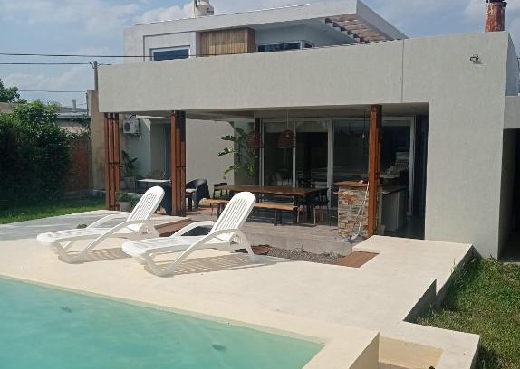 Villa Elisa Villa | Tranquilidad plena y Termas.