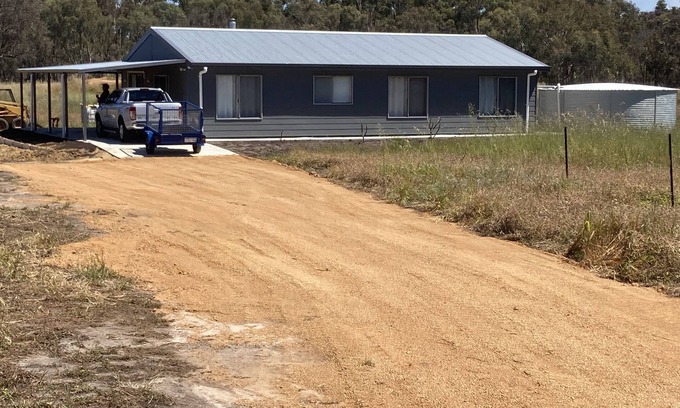 Crossman House | Tranquility on 10 acres with Hotham River on your doorstep.