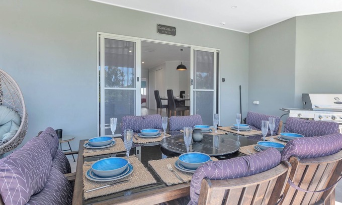 Hideaway Bay House | Tranquillity by the Sea