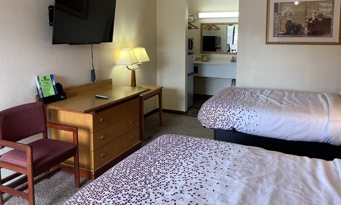 Hazen Hotel | Travel Inn Hazen Two Double Bed