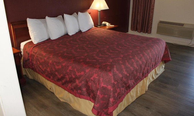 Buford Hotel | Travel Inn of Buford