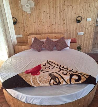 Banjar Ski Chalet | Tree cottage Jibhi