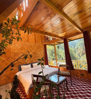 Shoja Ski Chalet | Tree House by The Forest Pinnacle and Café, Jibhi