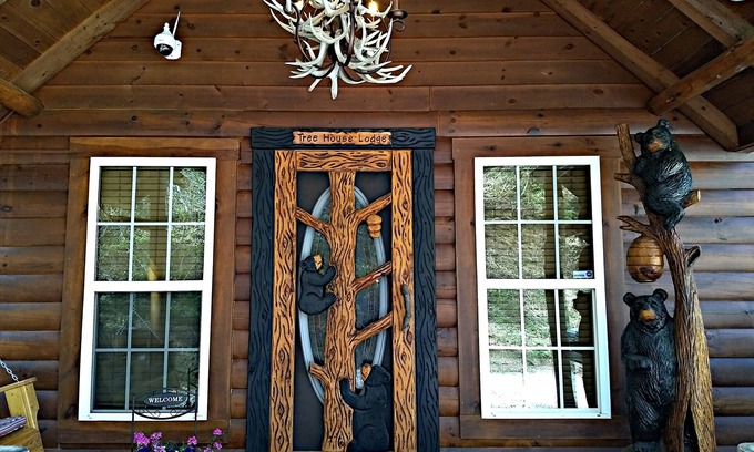 Hiawassee Cabin | Tree House Lodge-Real Log Mountain Paradise