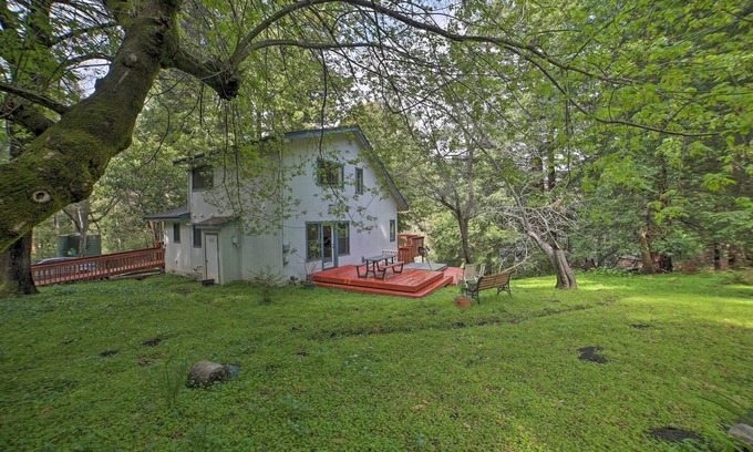 Los Gatos House | Tree-Lined Los Gatos Home w/Spacious Deck!