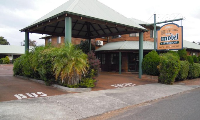 Walpole Hotel | Tree Top Walk Motel