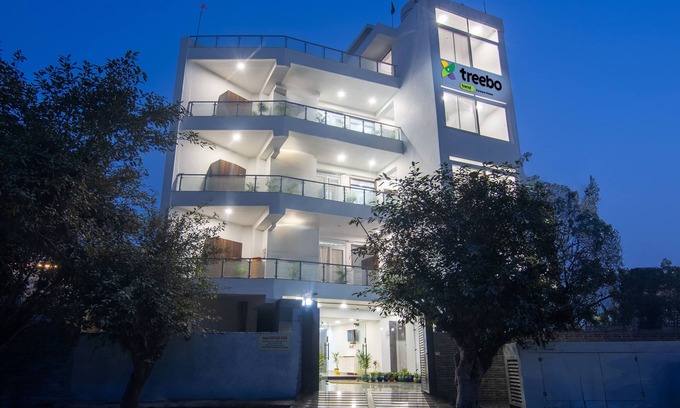 Noida Hotel | Treebo Fortune Home Expressway