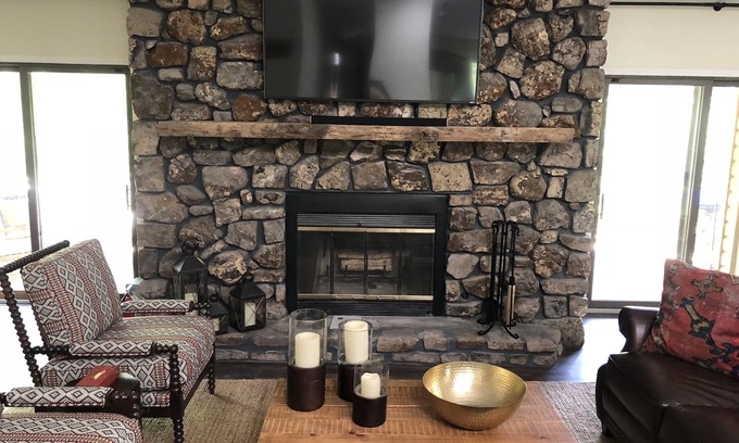 Mount Ida Condo | Treehouse Condo at Mountain Harbor Resort