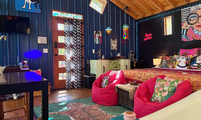 Doyle Apartment | Treehouse with Wall of Windows#Love#Waterfalls#OutdoorMovieNight#TNStateParks