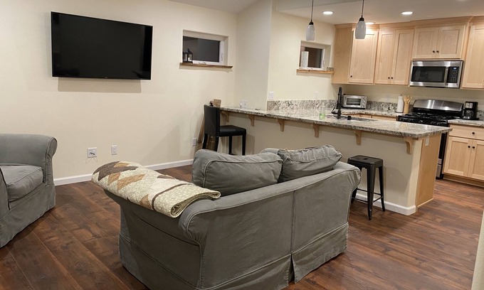 Chico Apartment | Treetop apt.