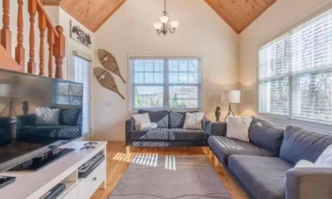 Mont-Tremblant Cabin | Tremblant Chalet Haven - 3-BR Mountain Retreat