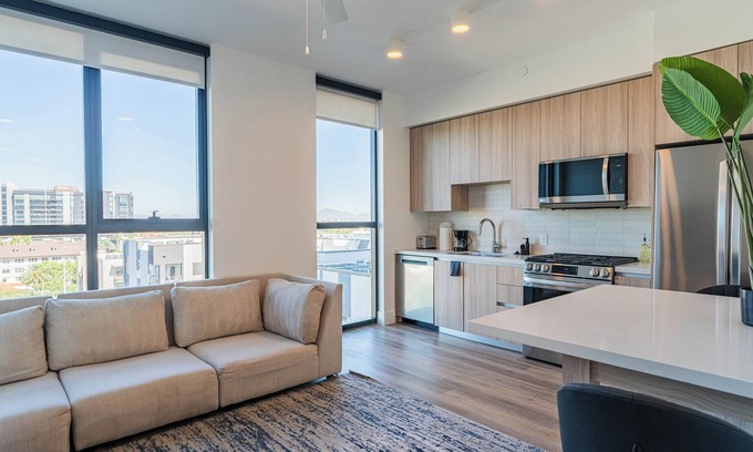 Roosevelt Apartment | Trendy 1BR1BA w/Pool, Gym, Rooftop + In-Unit Laundry