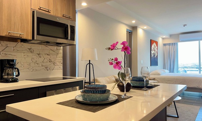 Heredia Apartment | Trendy Studio Close to the Airport
