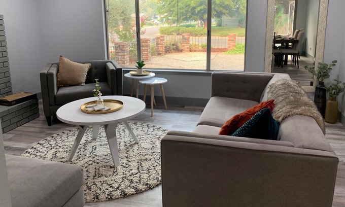 Redding House | Trendy Updated 3Bd/ 2 bth w/ Pool