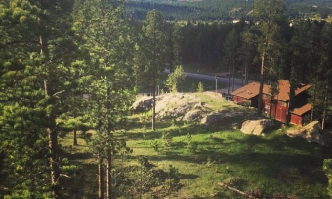 Custer House | TRI-LEVEL HOUSE WITH HUGE DECK AND AMAZING VIEWS OF THE BLACK HILLS