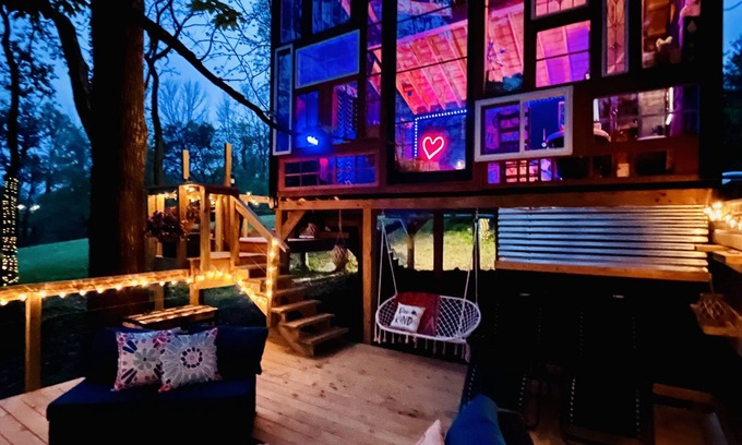 Doyle Apartment | Trolley and The Treehouse #hiking #love #friendcation