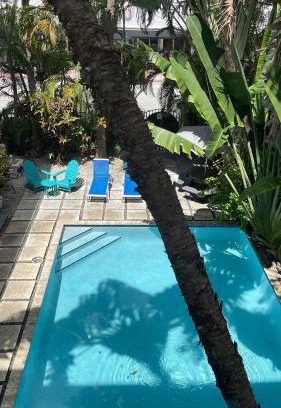 South Beach Apartment | TROPICAL HAVEN POOL & 2BLOCKS TO BEACh