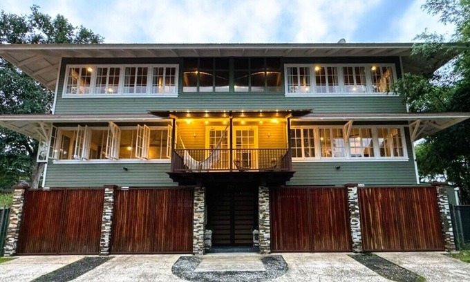 Panama City House | Tropical House with Historic Charm, WiFi, Private Bathrooms and Workspaces