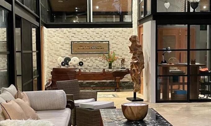 San Lorenzo Villa | Tropical Modern Masterpiece