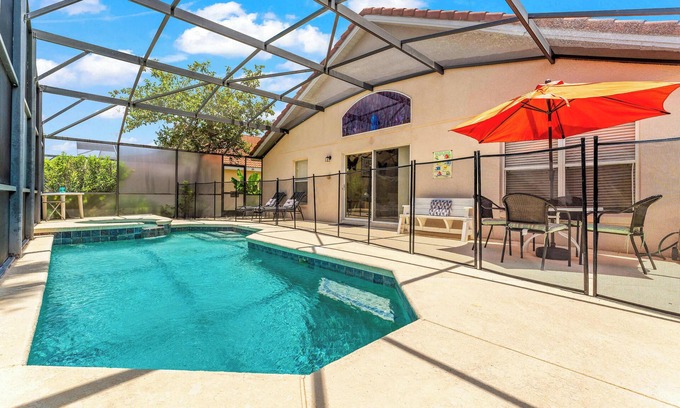 Solana House | Tropical Oasis on Hypolita