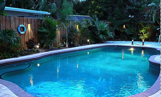 Bradenton House | Tropical Paradise - Private Pool - Close Beaches