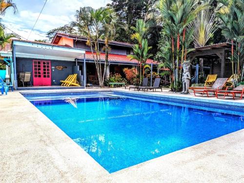 Barrio Las Parcelas Apartment | Tropical Paradise Sapacious 1 Bed Cabina AC and Pool