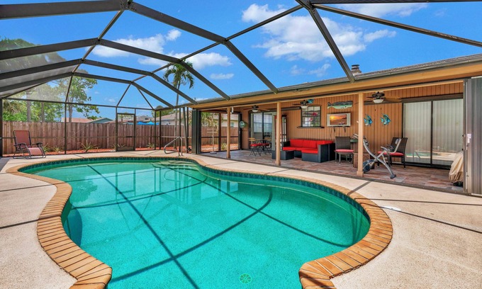 Port Saint Lucie House | Tropical Paradise with a private pool in Port Saint Lucie, Florida