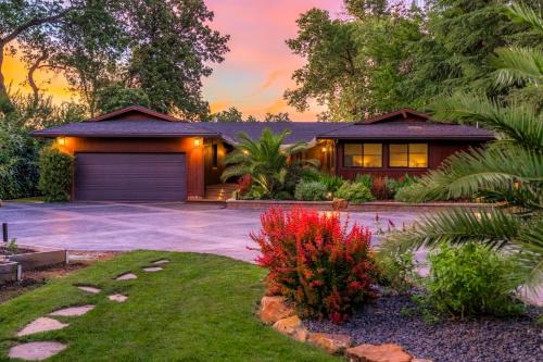 Cascade House | Tropical Riverhouse Retreat