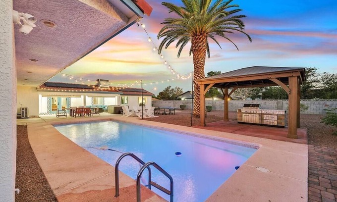 North Las Vegas House | Tropicana 5 Bd X 3 Bth 6 Bds
