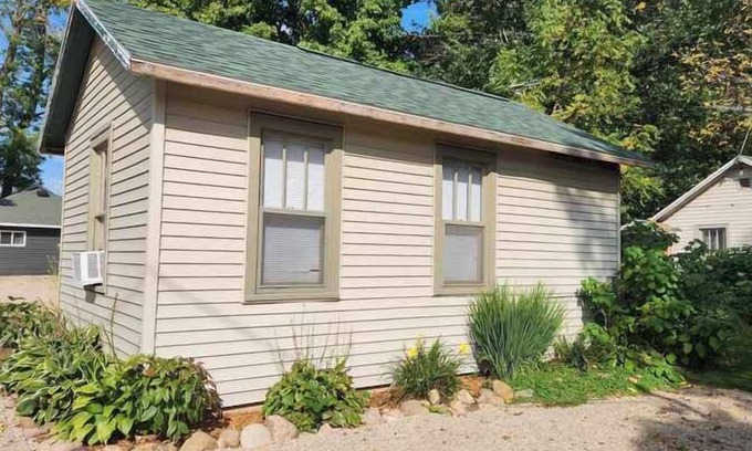 Fremont Cabin | Trout Cabin - Fremont, WI