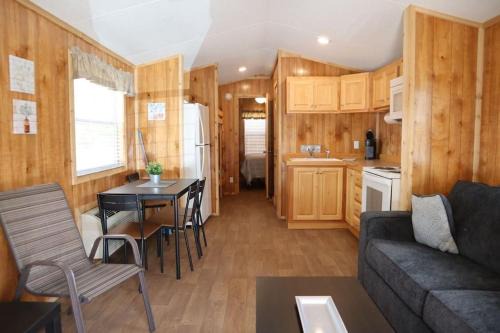 Steinhatchee House | Truth Harbors Cabin 2 - Downtown Steinhatchee