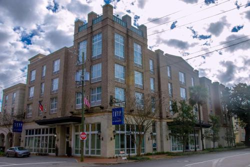 Historic Downtown Savannah Hotel | TRYP by Wyndham Savannah