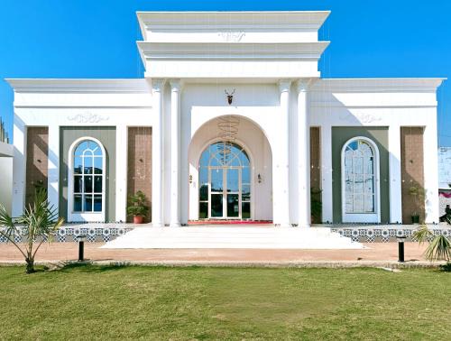 Mau Hotel | Tulsi Resort Chitrakoot