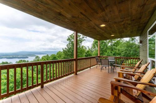 Bryant House | Turkey Hollow with a one of a kind view