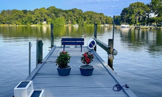 Cape Saint Claire House | Turning Point on The Little Magothy- Large Private Estate, sleeps 18 Comfortably