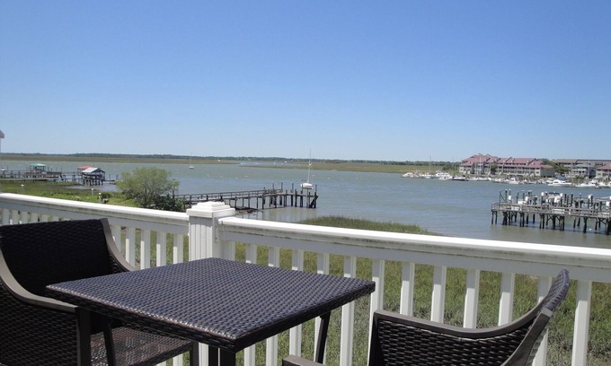 Sunset Point House | Turtle Bay 15 - Riverfront - Dock & Pool