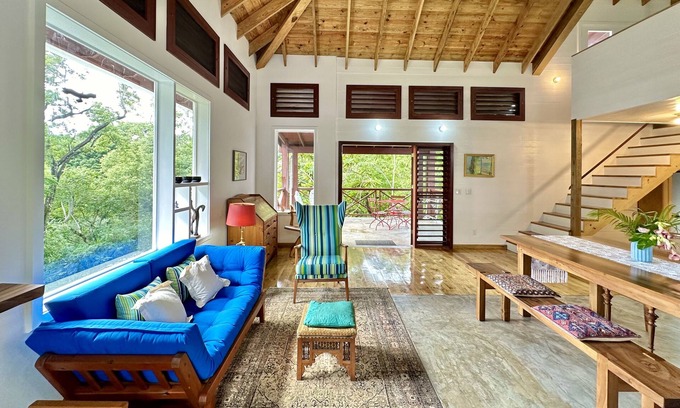 First Bight Ski Chalet | Turtle's Back @ First Bight, Roatan