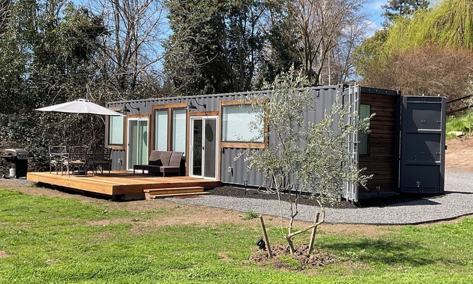 Oakdale House | Tuscan Villa Riverfront 1-bedroom, 1 Bath, Oakdale with WiFi and AC