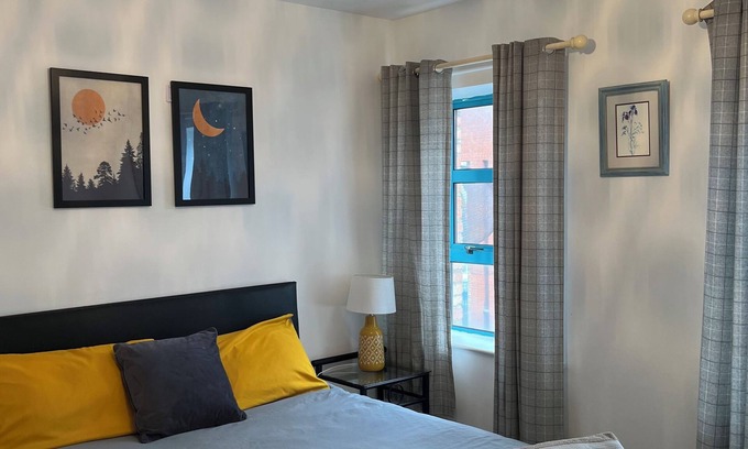 Bogside Apartment | Twenty QC by the River - Two bedroom city centre apartment with river view