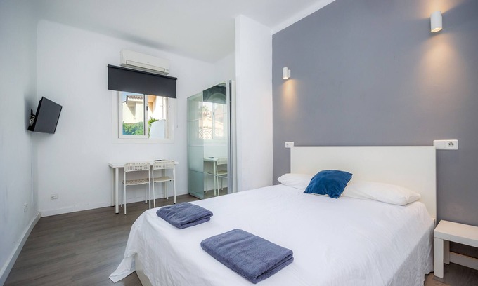 Can Pastilla Apartment | Twin/double room Nº3' with Shared Terrace, Wi-Fi and Air Conditioning