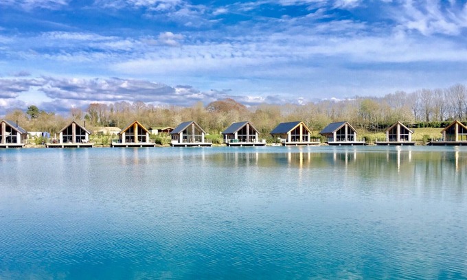 Tewitfield House | Twin Lakes Country Club is a development of stunning lakeside lodges