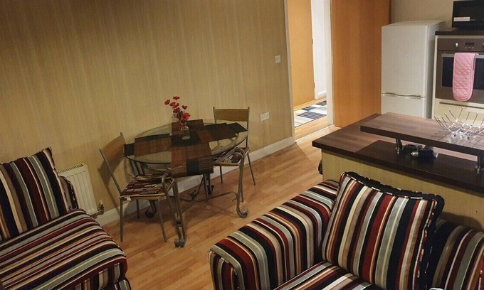 Preston Apartment | Two Bedroom Apt, Free parking, Close to UCLAN