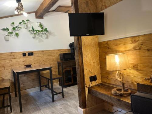 Stone Apartment | Two-Bedroom Cosy Country Lodge with Private Patio