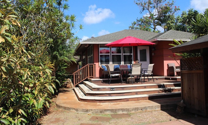 Haleiwa House | Two-Bedroom Cottage in the heart of historic Haleiwa town!