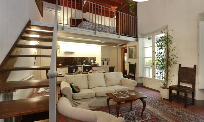 Oltrarno Apartment | TWO BEDROOM LOFT NEAR PONTE VECCHIO/OLD BRIDGE WITH FREE BREAKFAST ITEMS OFFERED