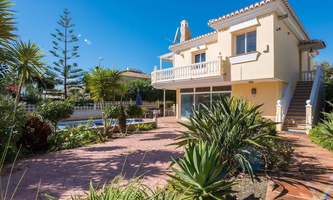 Almayate Bajo Villa | Two bedroomed Ground floor apartment with private pool