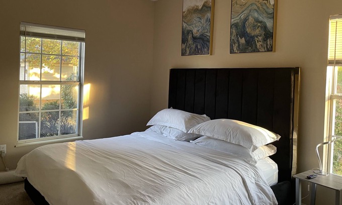 Easton Apartment | Two BR w/free parking near Easton