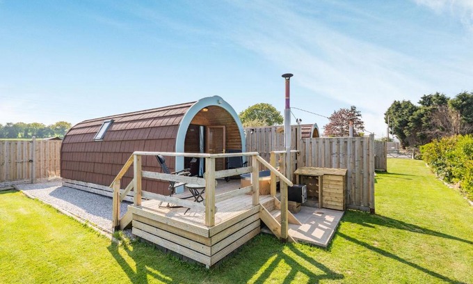 Oakenholt House | Two Hoots