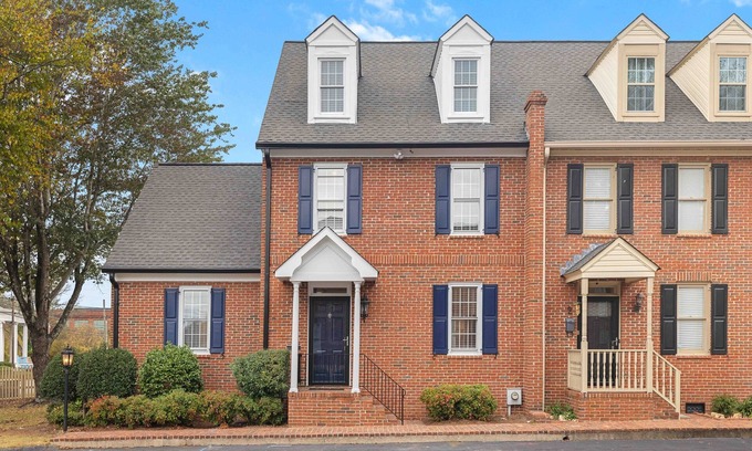 Rome House | Two King Suites~ Downtown Rome~Walk to Broad